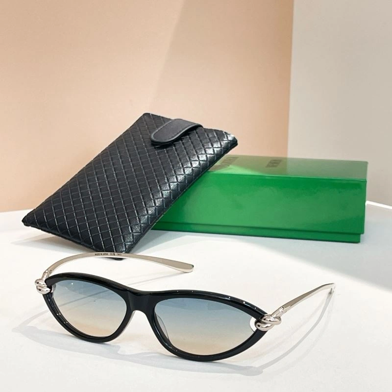 WaterResistant Bottega Veneta Sunglasses 277082