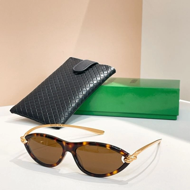 WaterResistant Bottega Veneta Sunglasses 277082