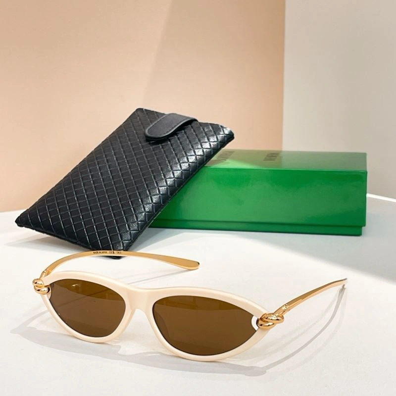 WaterResistant Bottega Veneta Sunglasses 277082