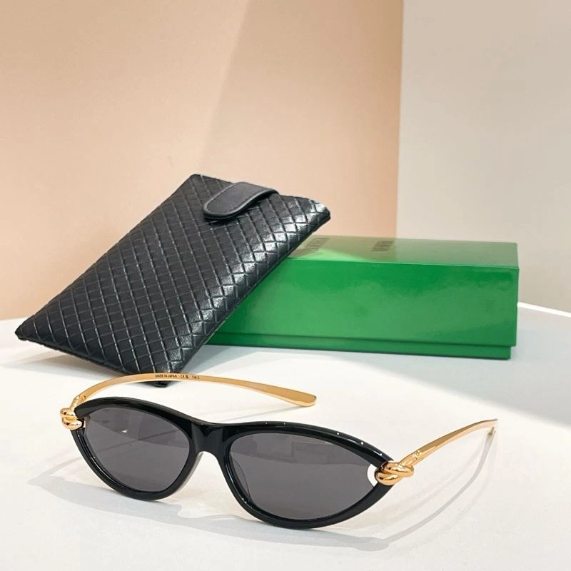 WaterResistant Bottega Veneta Sunglasses 277082