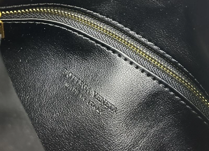 Bottega Veneta Top Handle Bags Classic 84639
