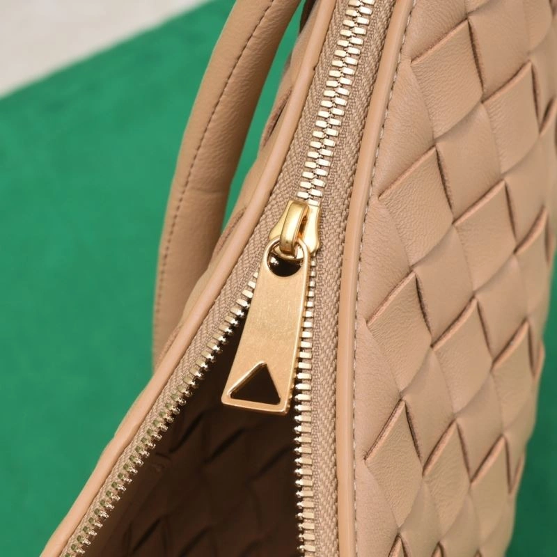 Trendy Bottega Veneta Top Handle Bags 67989