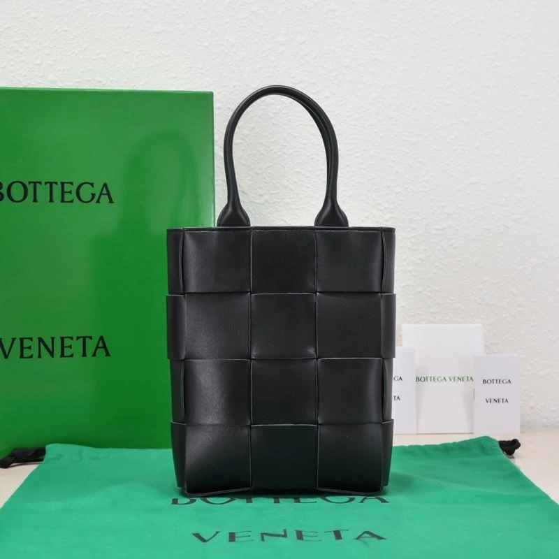 Bottega Veneta Top Handle Bags Snug 68110