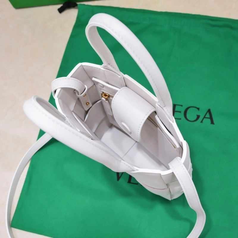 Bottega Veneta Top Handle Bags RelaxedFit 68019