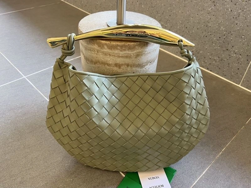 Bold Bottega Veneta Top Handle Bags 67908