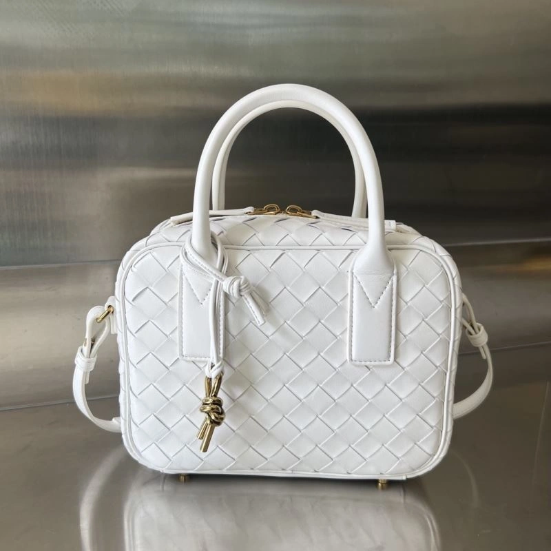 Versatile Bottega Veneta Top Handle Bags 67780