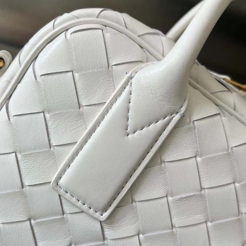 Versatile Bottega Veneta Top Handle Bags 67780