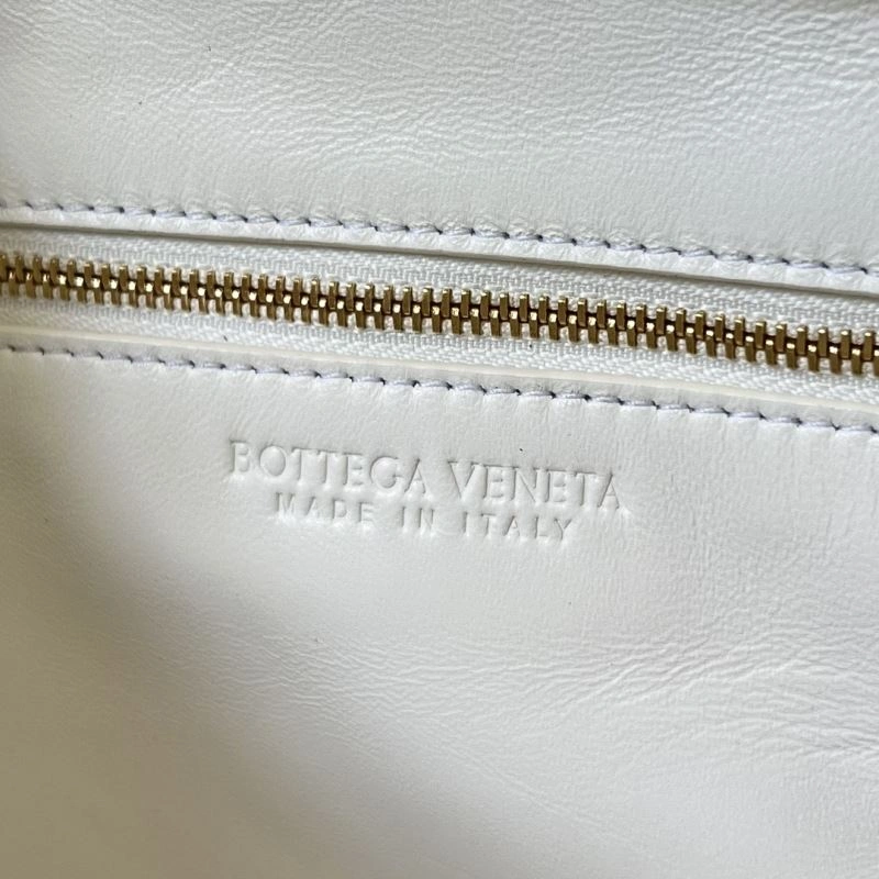 Versatile Bottega Veneta Top Handle Bags 67780