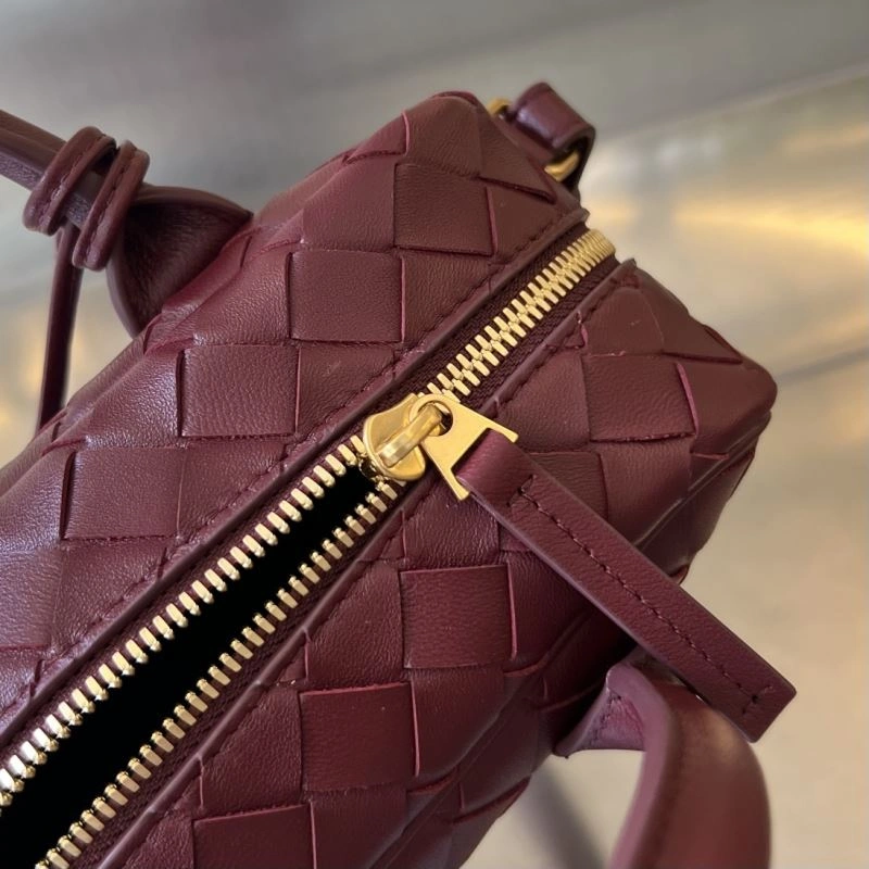 Contemporary Bottega Veneta Top Handle Bags 67776