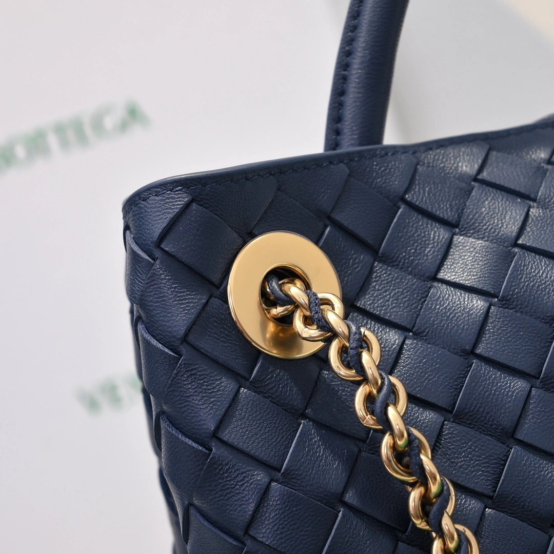 Bottega Veneta Top Handle Bags Compact 67693