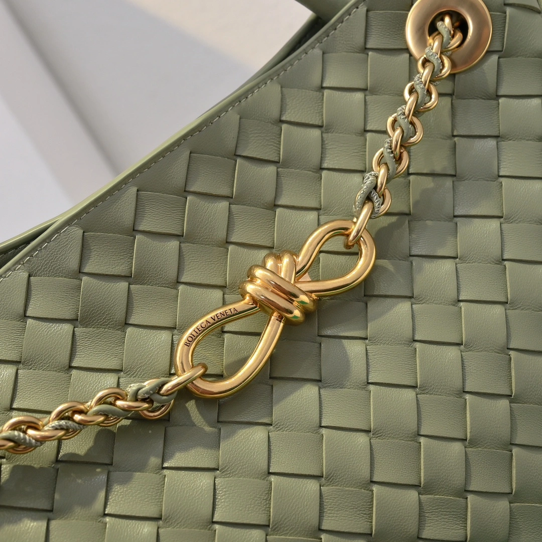 Comfortable Bottega Veneta Top Handle Bags 67686
