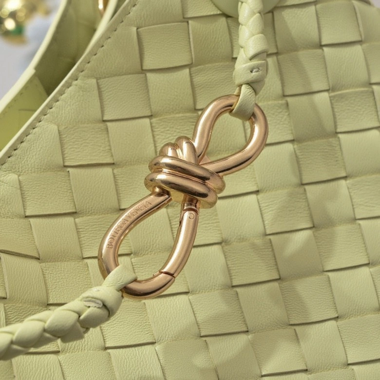 Bottega Veneta Top Handle Bags Breathable 64143