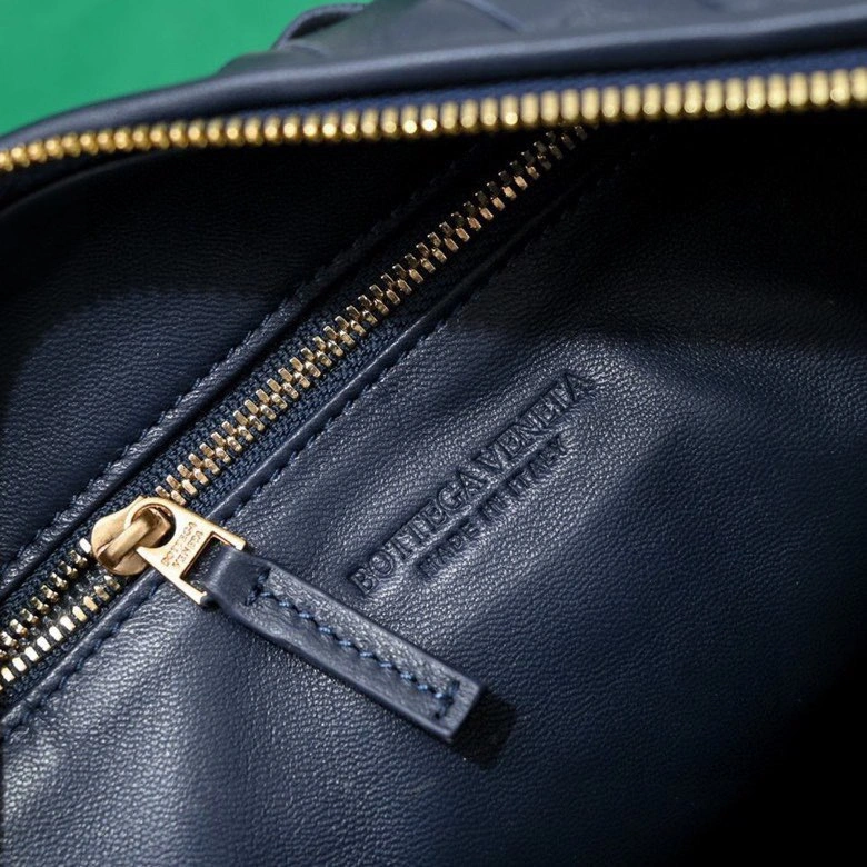 Resilient Bottega Veneta Top Handle Bags 64133