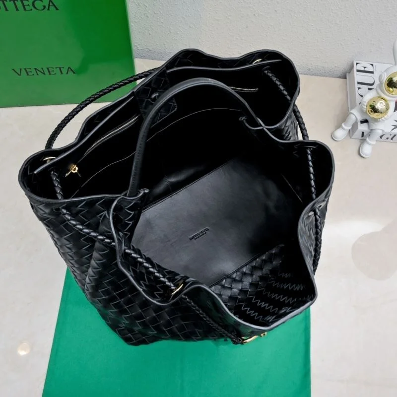 Bottega Veneta Top Handle Bags Sleek 51821