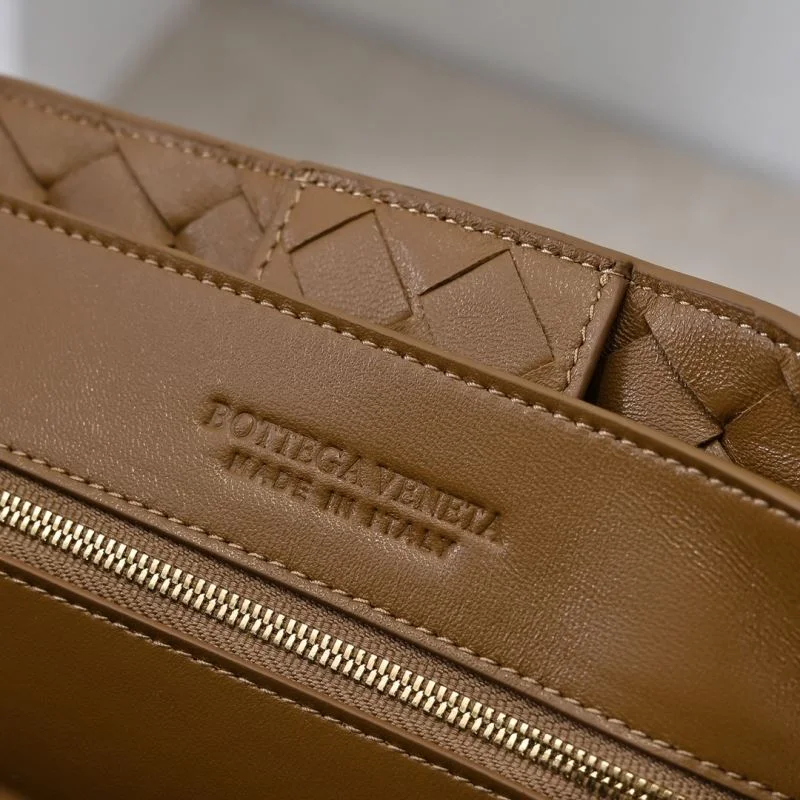 Bottega Veneta Top Handle Bags Sleek 51819
