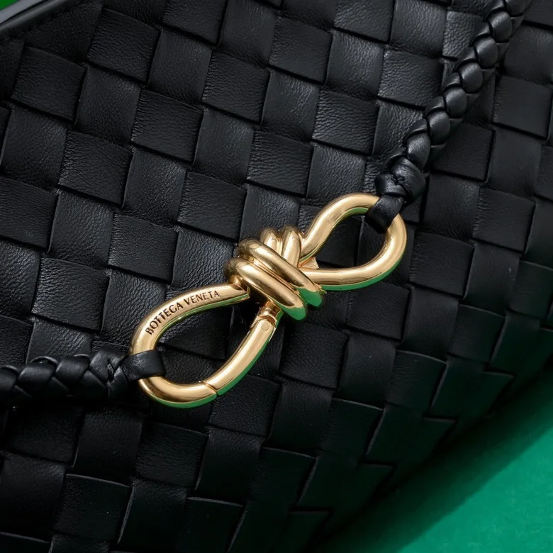 Sophisticated Bottega Veneta Top Handle Bags 51847