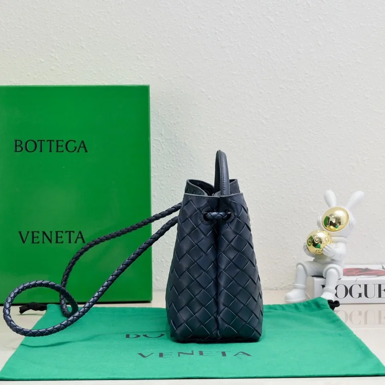 TechFriendly Bottega Veneta Top Handle Bags 51805