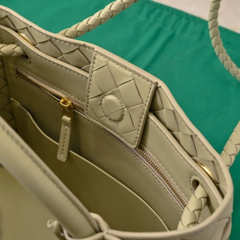 Bottega Veneta Top Handle Bags Versatile 51790
