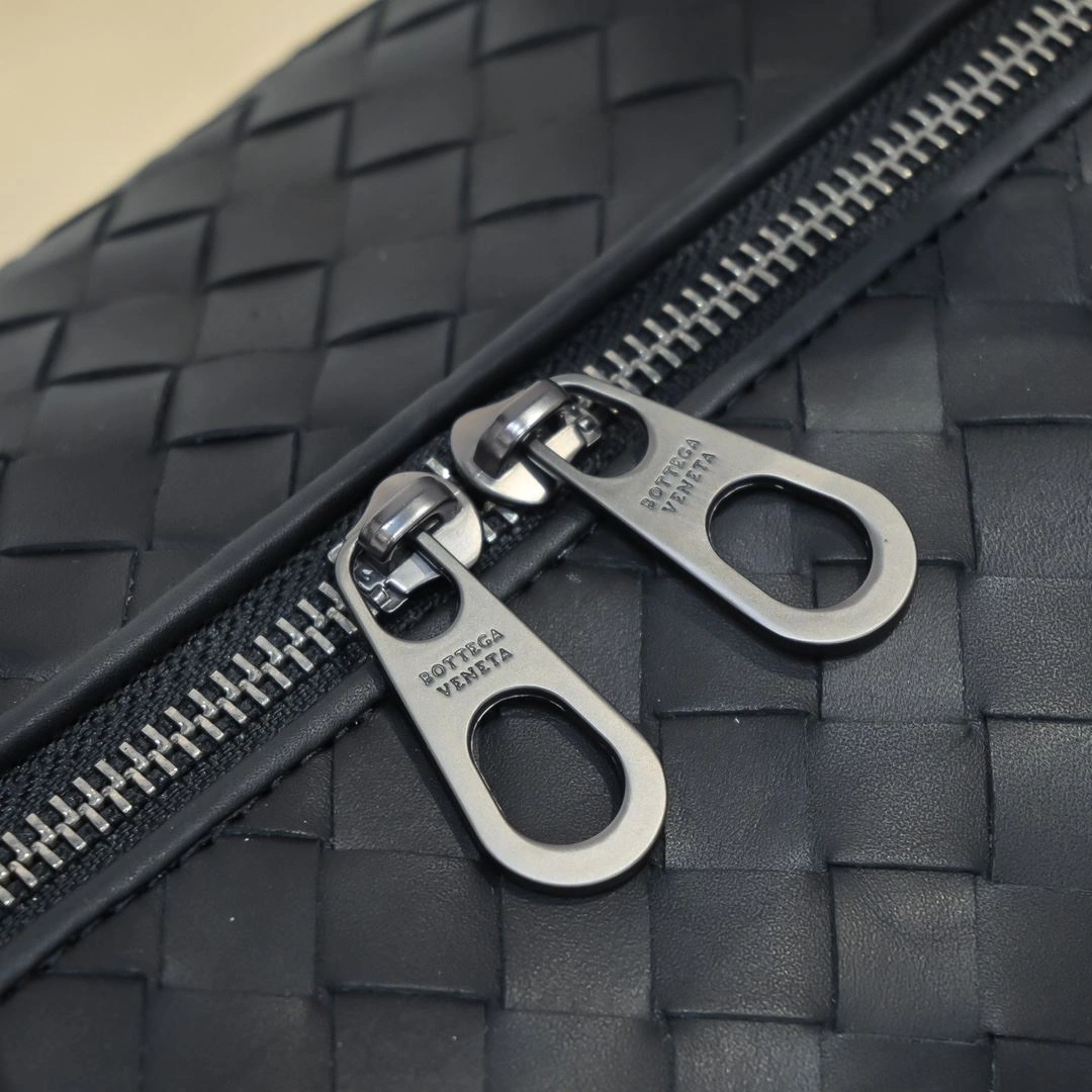Sustainable Bottega Veneta Travel Bags 91545
