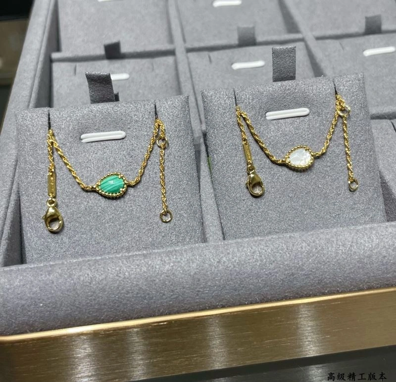 Boucheron Bracelets Attractive 212437