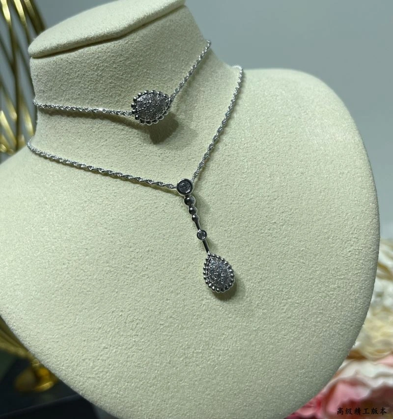 Effortless Boucheron Bracelets 212430