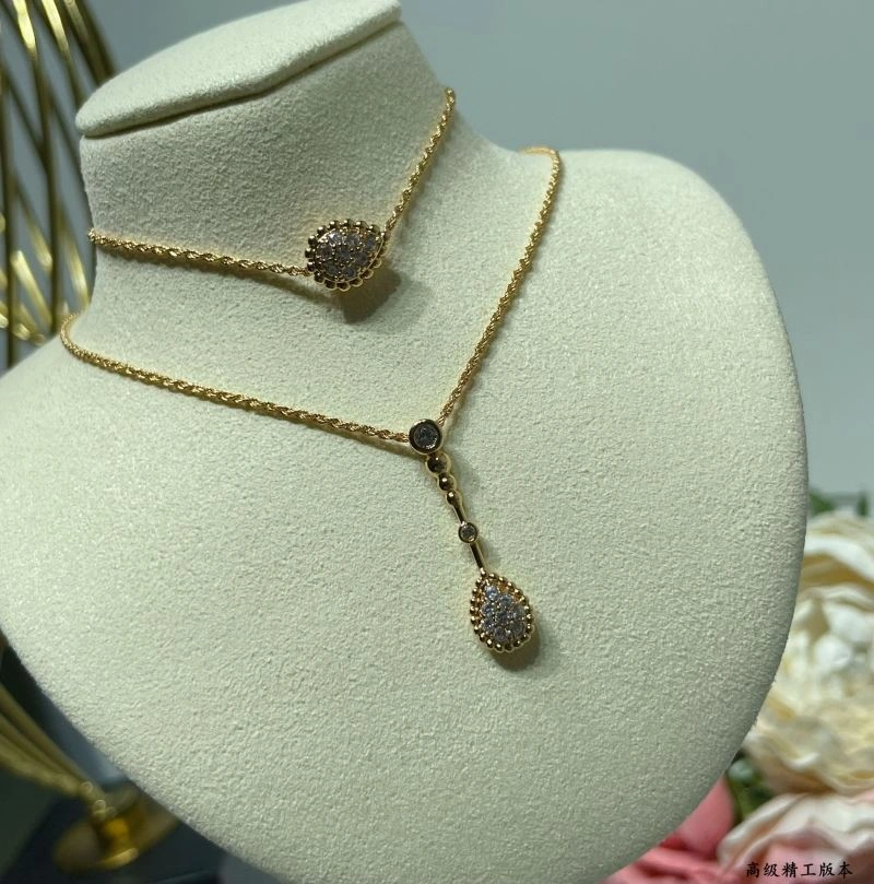 Effortless Boucheron Bracelets 212430