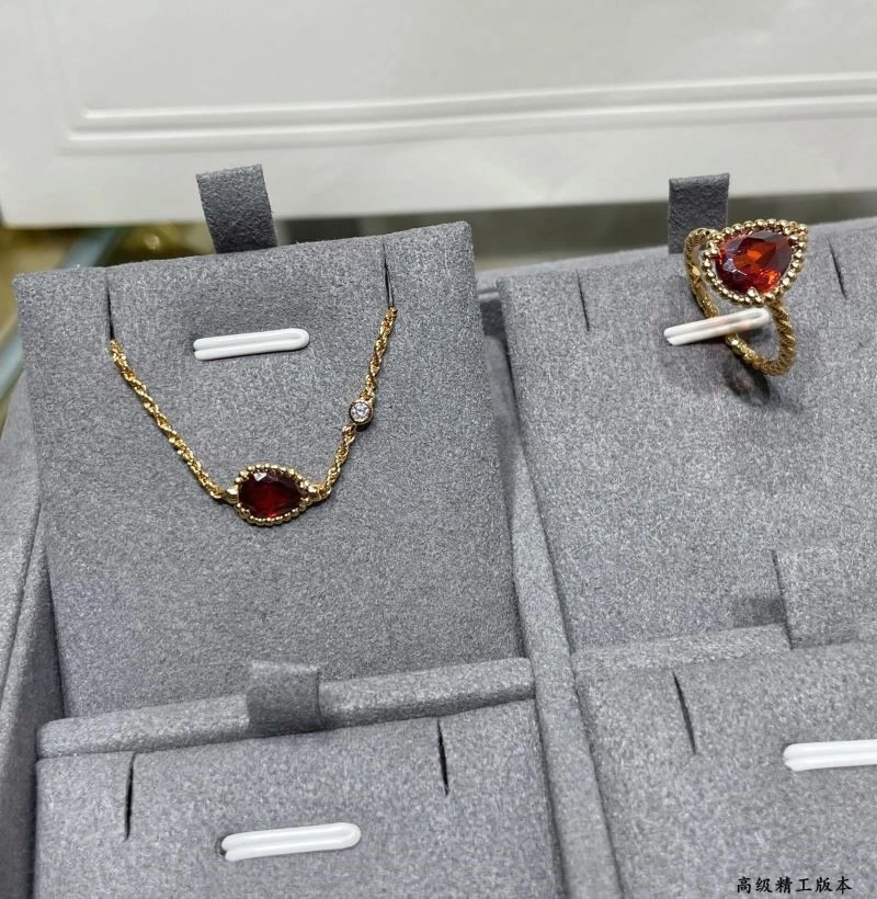 Minimalist Boucheron Bracelets 210144