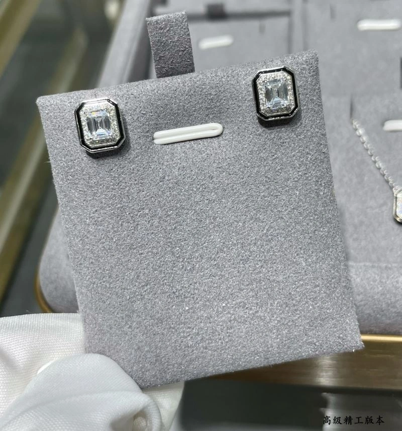 Boucheron Earrings Sporty 212419