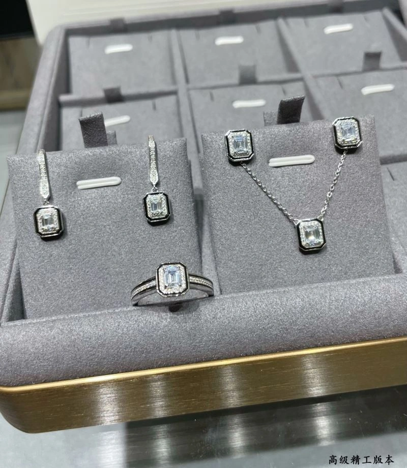 Boucheron Earrings EasyCare 212411