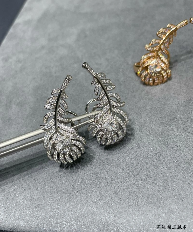 Boucheron Earrings Contemporary 212479