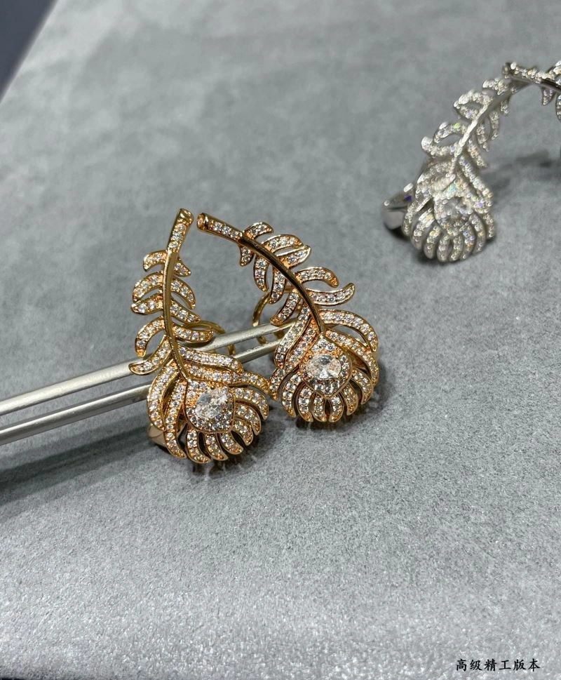 Boucheron Earrings Contemporary 212479