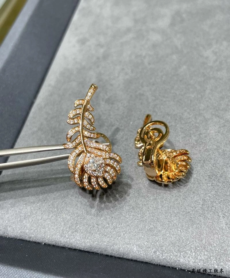 Boucheron Earrings Contemporary 212479