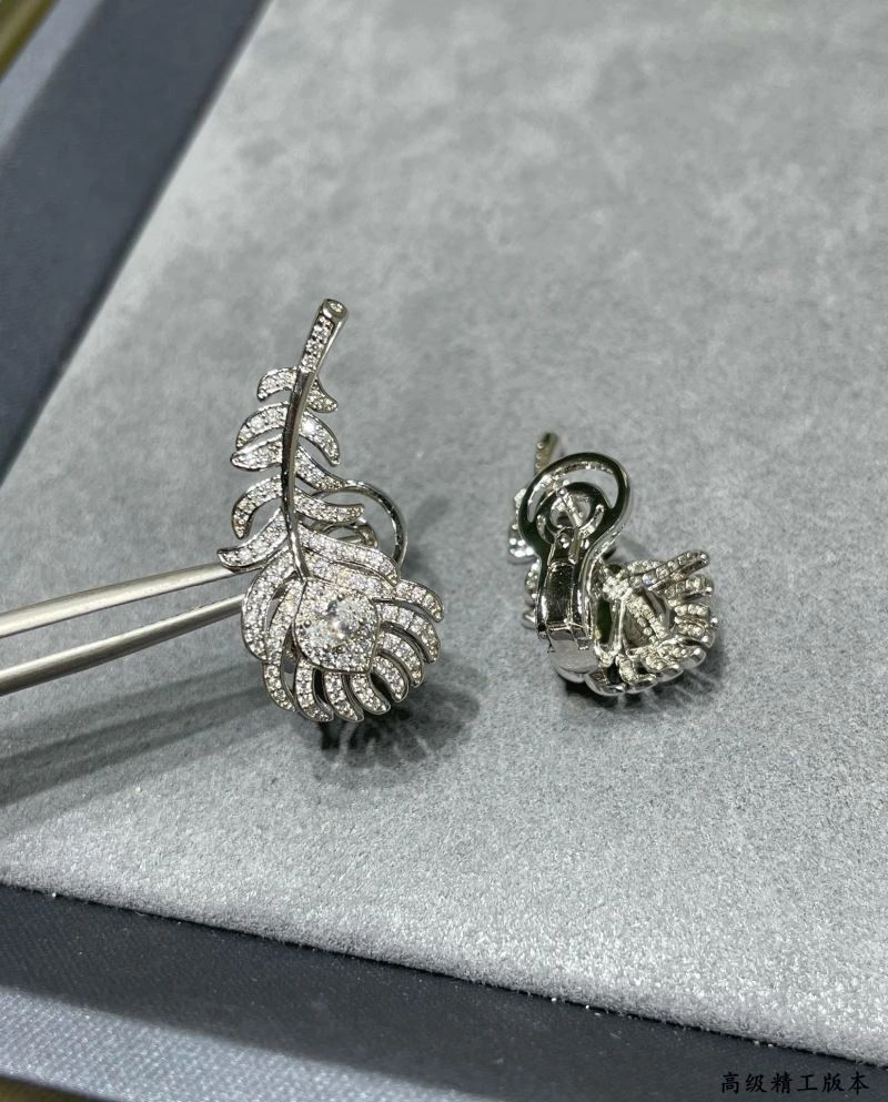 Boucheron Earrings Contemporary 212479
