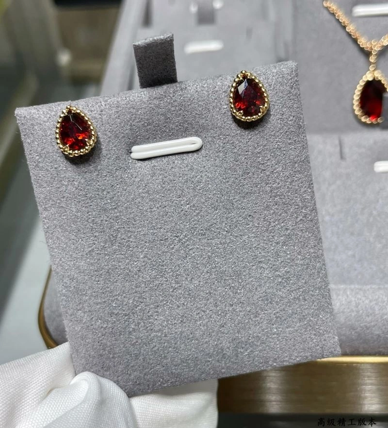 Boucheron Earrings Sleek 212409
