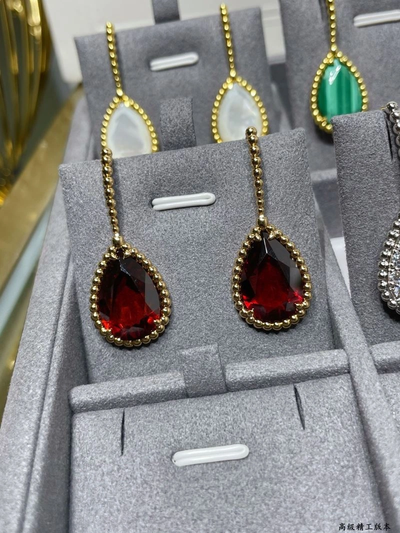 Packable Boucheron Earrings 212427