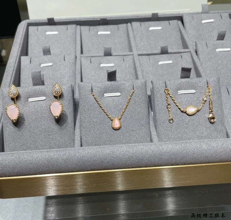 Affordable Boucheron Earrings 212418