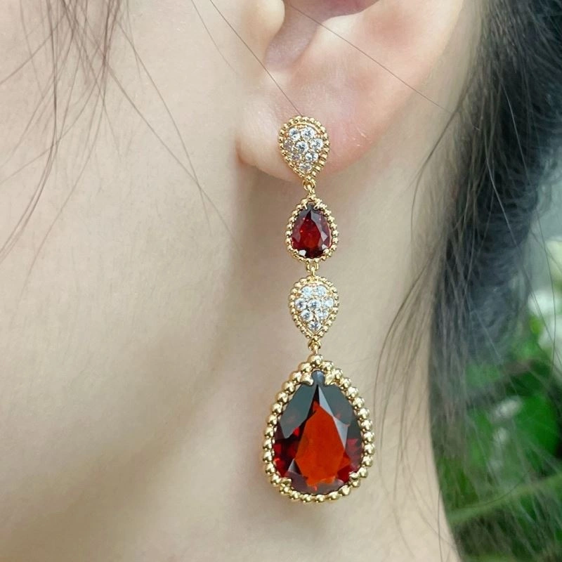 Snug Boucheron Earrings 212406