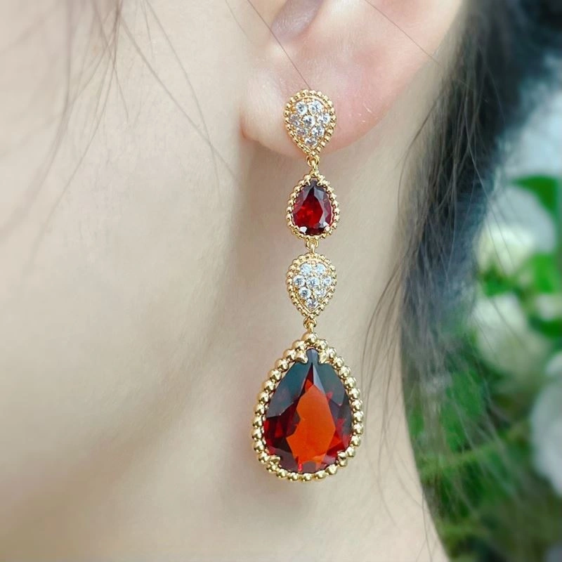Snug Boucheron Earrings 212406