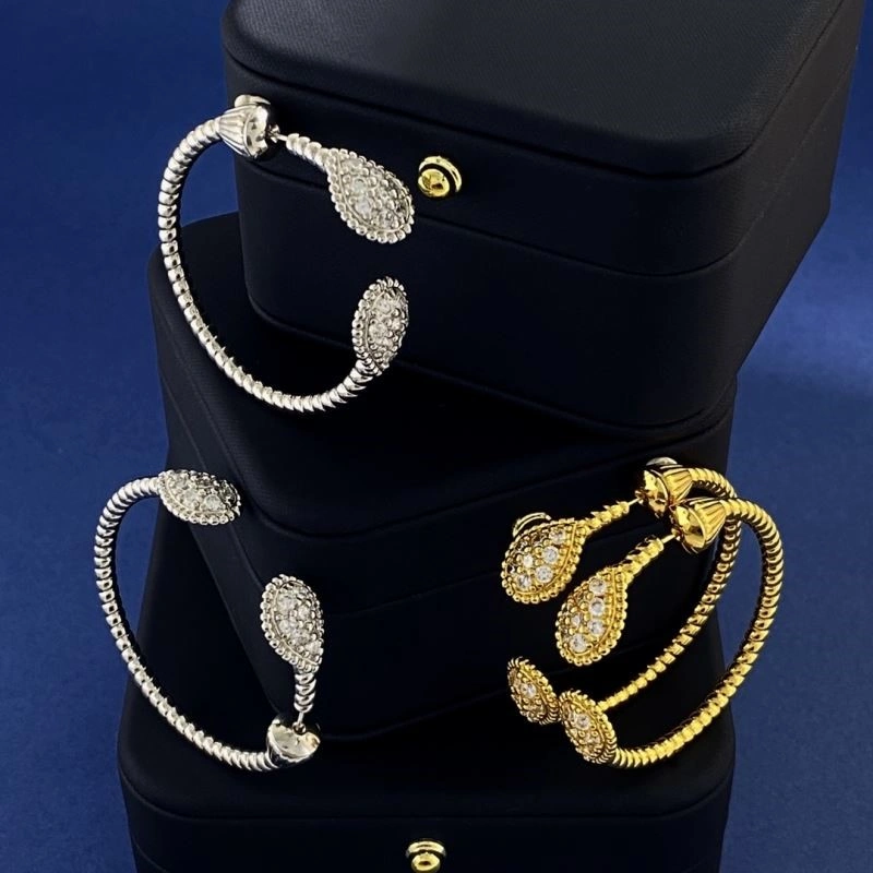 Boucheron Earrings WaterResistant 210122