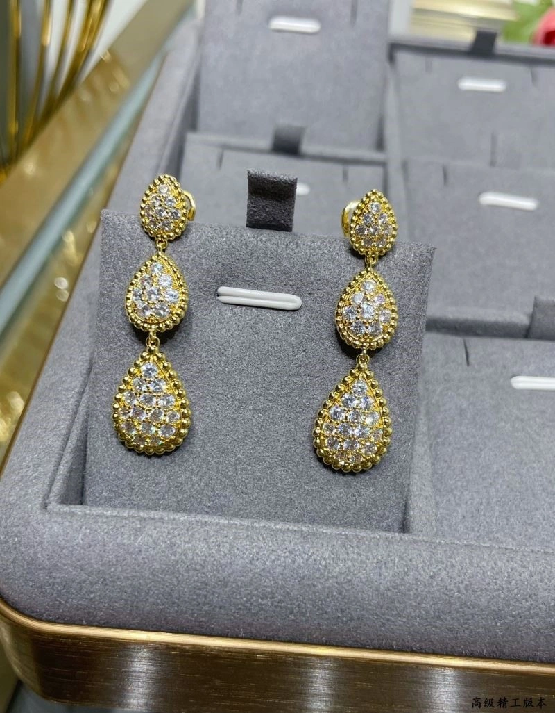 Boucheron Earrings Snug 210117