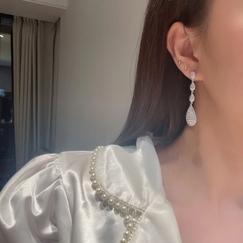 Boucheron Earrings Elegant 209460