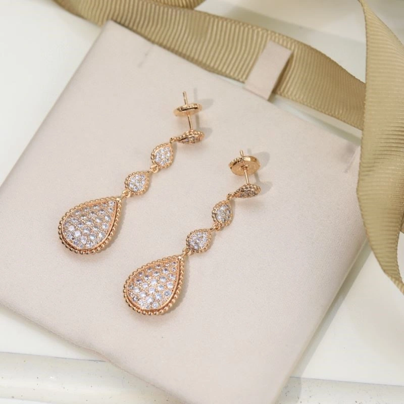 Boucheron Earrings Elegant 209460
