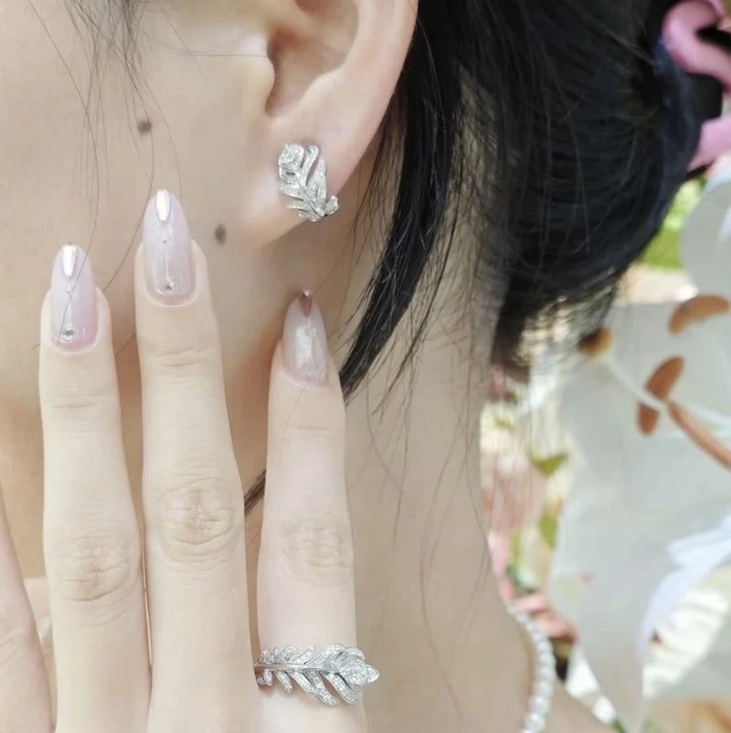 Chic Boucheron Earrings 208858