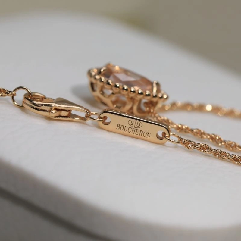 Sophisticated Boucheron Necklaces 214340