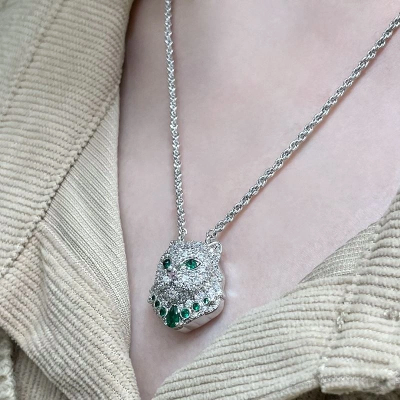 WaterResistant Boucheron Necklaces 212657