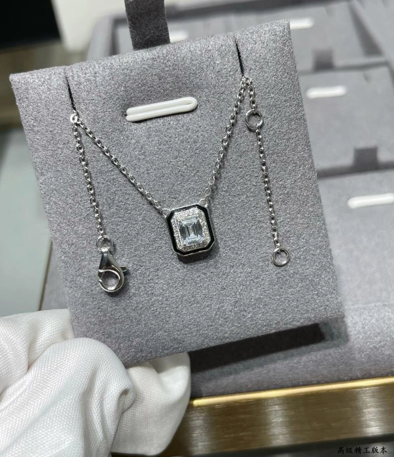Tailored Boucheron Necklaces 212391