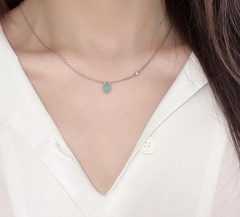 Comfortable Boucheron Necklaces 212371