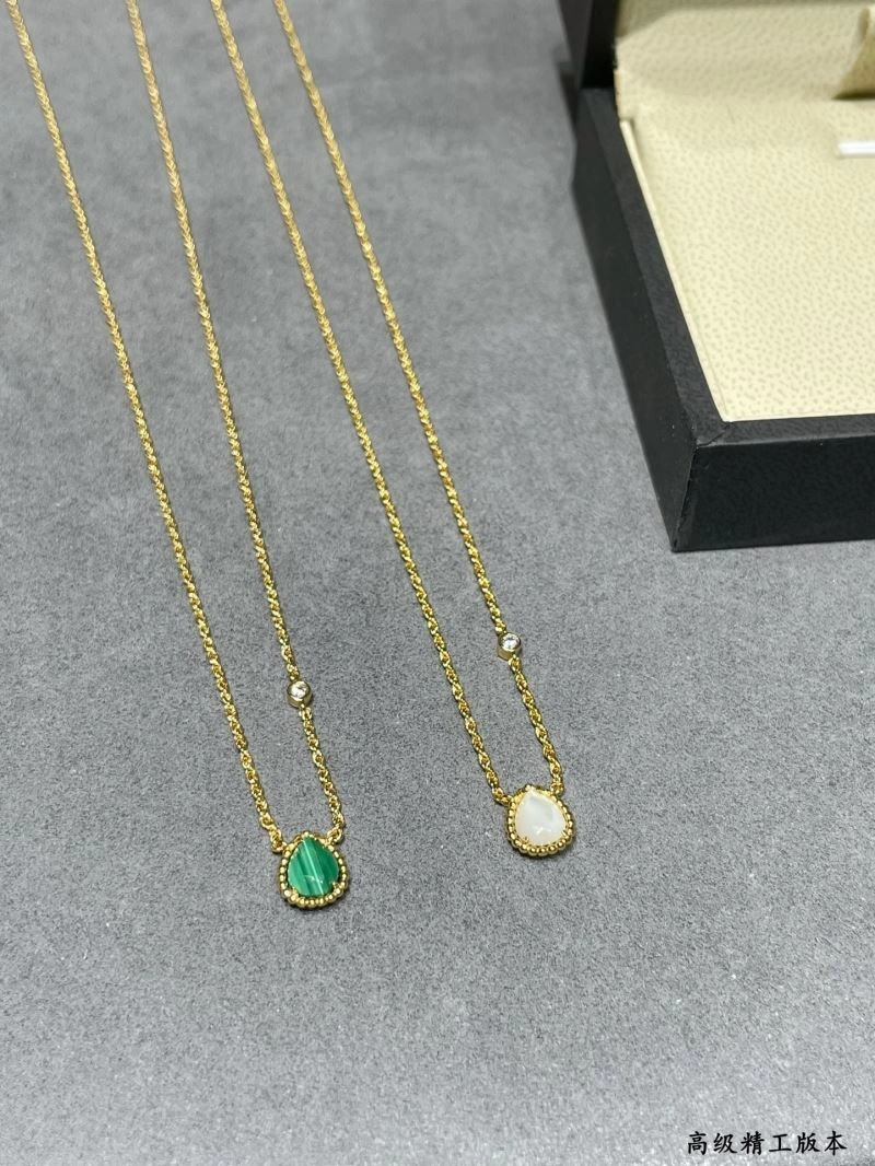 Boucheron Necklaces Original 212377