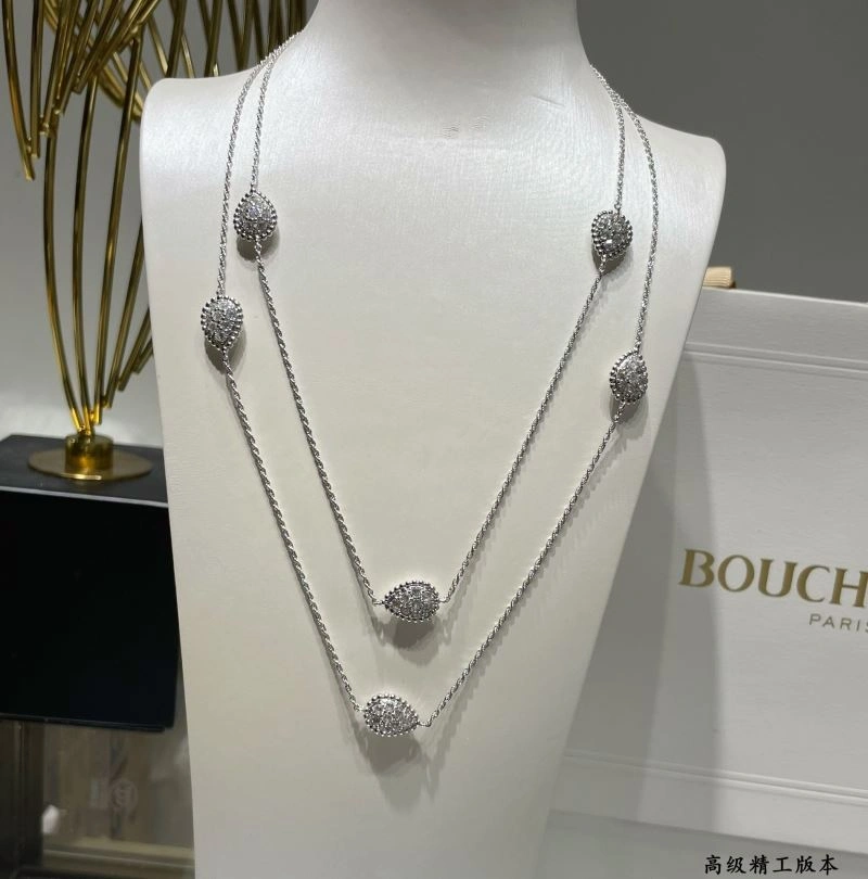Boucheron Necklaces Classic 212372