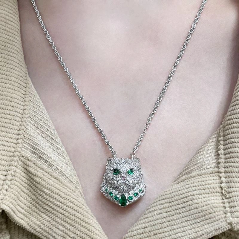 Boucheron Necklaces Chic 212375